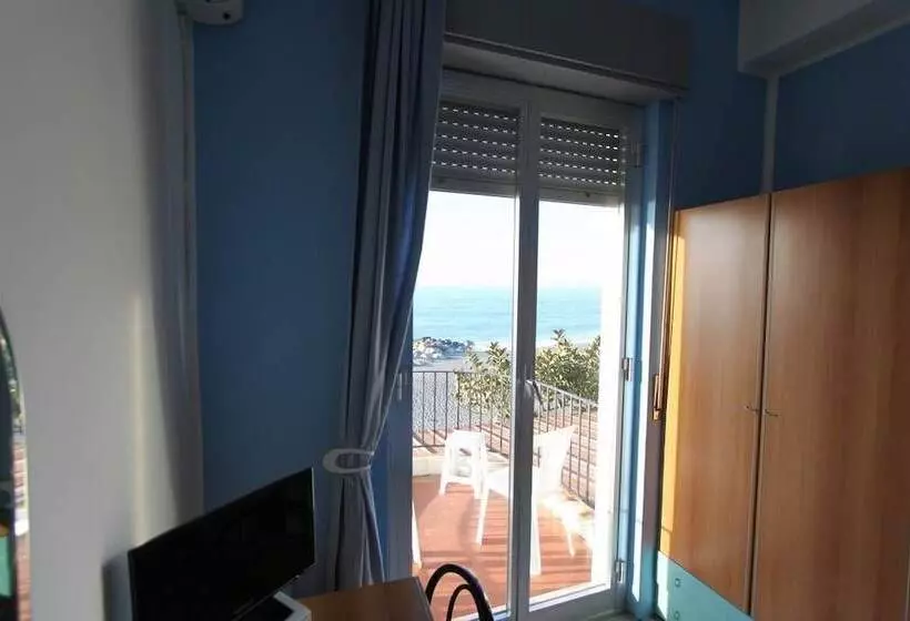 景色の見えるスタンダード４人部屋, Ristorante La Scogliera   Nuova Gestione