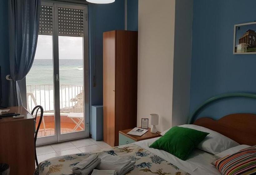 חדר משפחתי נוף לים, Ristorante La Scogliera   Nuova Gestione