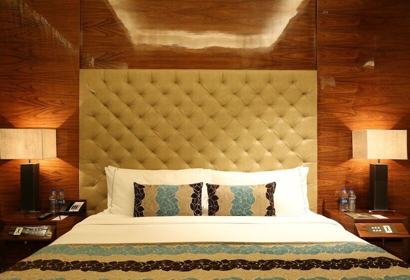 اتاق کلاب, Taj City Centre  Gurugram