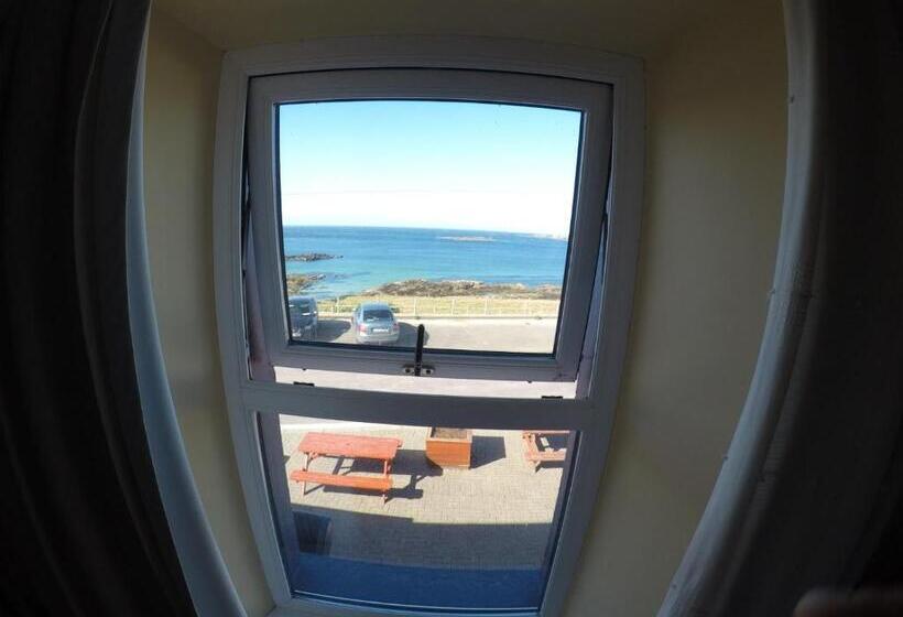 家庭间, The Seaview Tavern