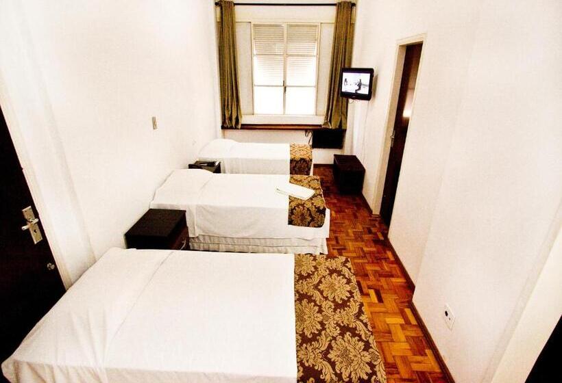 חדר סטנדרט לשלושה, Turrance White