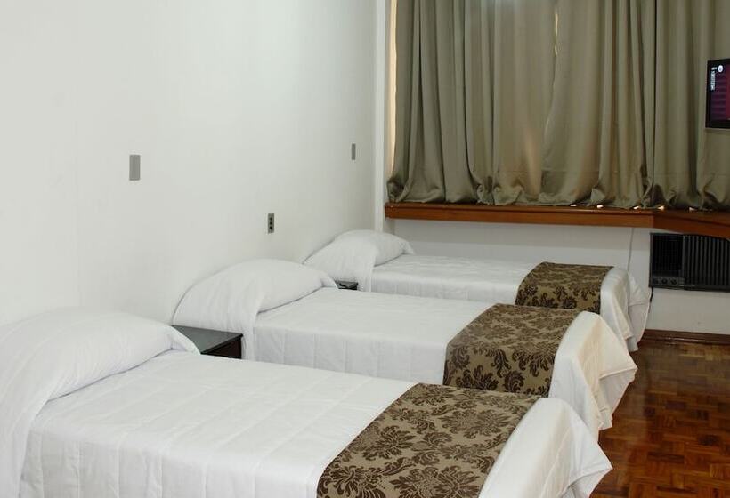 חדר סטנדרט לשלושה, Turrance White