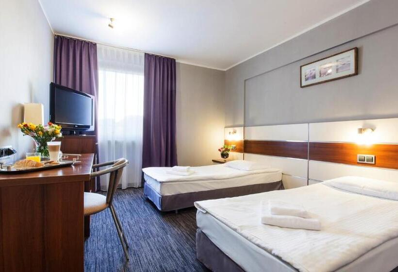 غرفة قياسية, Tychy