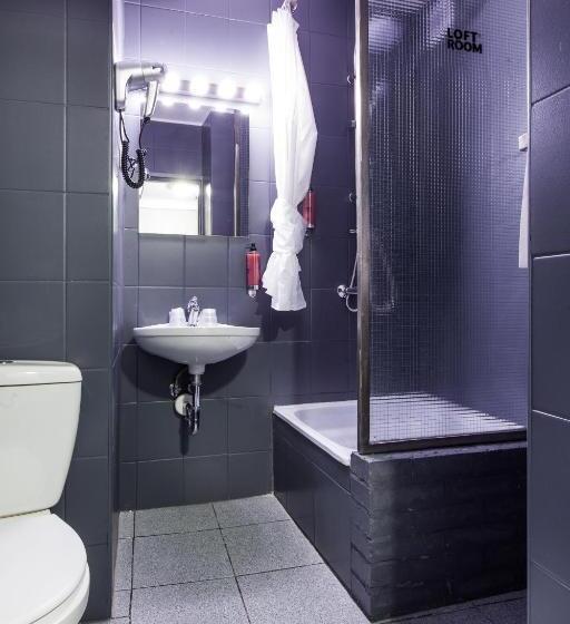 غرفة قياسية سرير كينج, Tychy