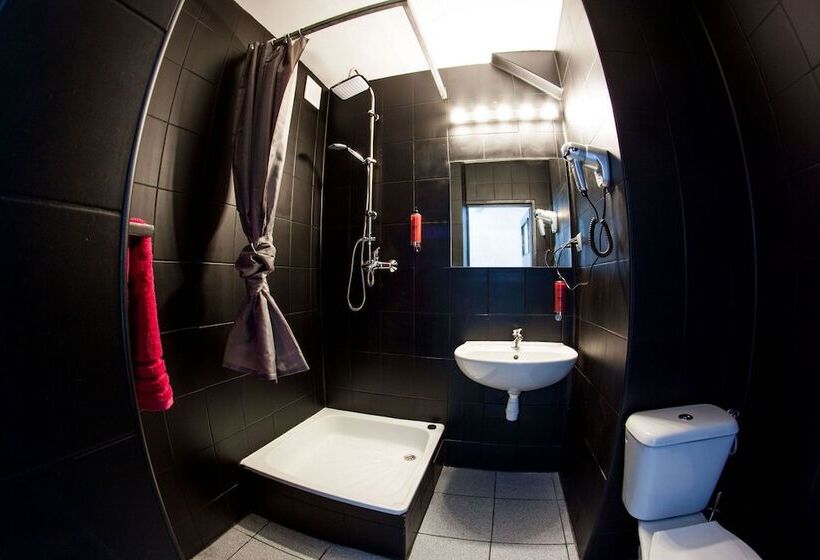 غرفة قياسية سرير كينج, Tychy