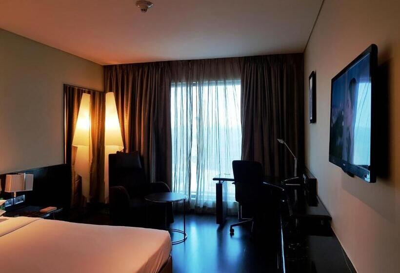 Quarto Premium, Vivanta Hyderabad Begumpet