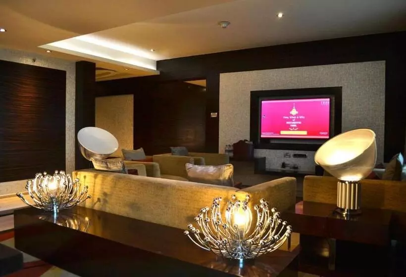 プレジデントスイートルーム, Vivanta Hyderabad Begumpet
