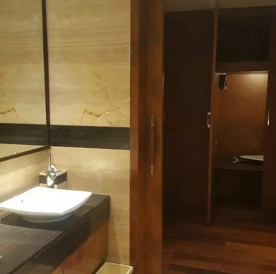 プレジデントスイートルーム, Vivanta Hyderabad Begumpet