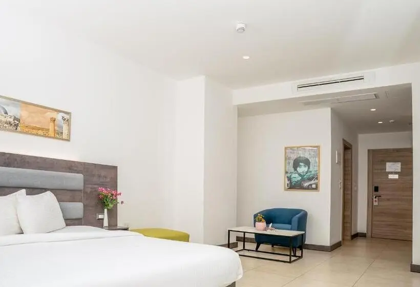 سوییت لوکس, Liv Weibdeh Hotel Suites