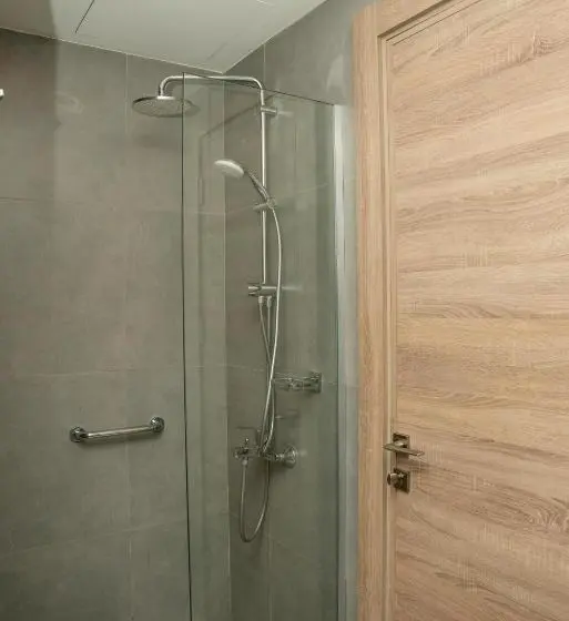 سوییت لوکس, Liv Weibdeh Hotel Suites