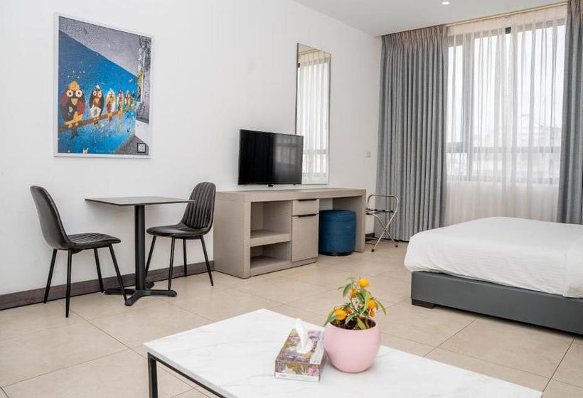 سوییت لوکس, Liv Weibdeh Hotel Suites