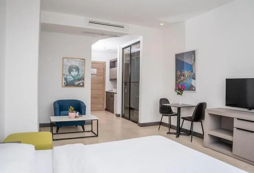 سوییت لوکس, Liv Weibdeh Hotel Suites