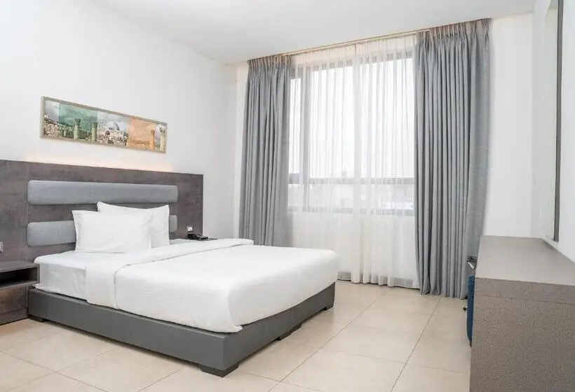 سوئیت جونیور خانوادگی, Liv Weibdeh Hotel Suites