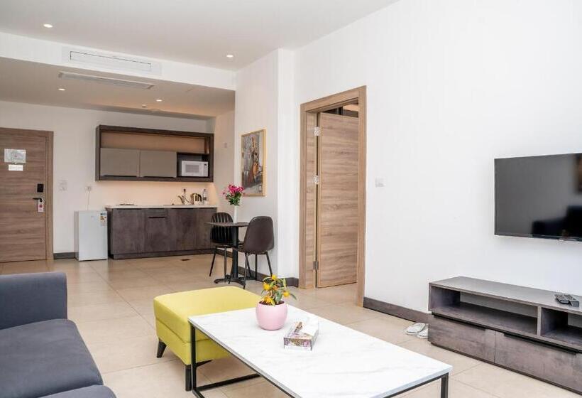 سوئیت جونیور خانوادگی, Liv Weibdeh Hotel Suites