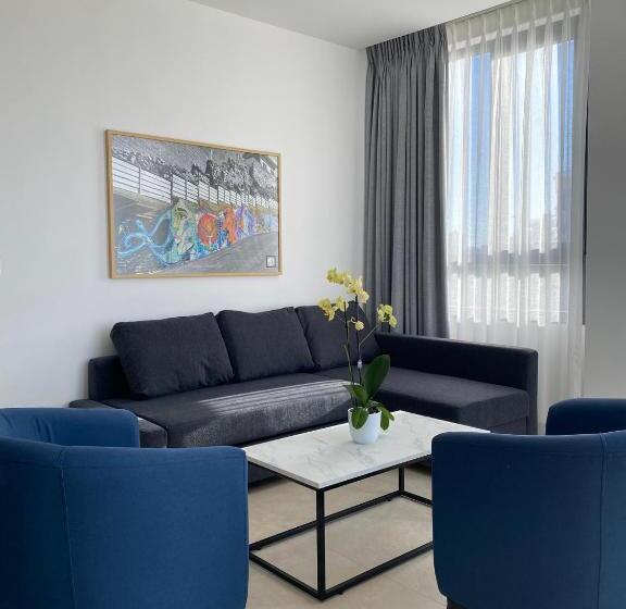 سوئیت جونیور خانوادگی, Liv Weibdeh Hotel Suites