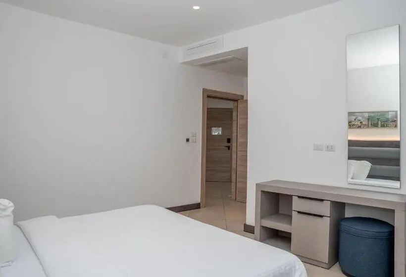 سوئیت با بالکن, Liv Weibdeh Hotel Suites
