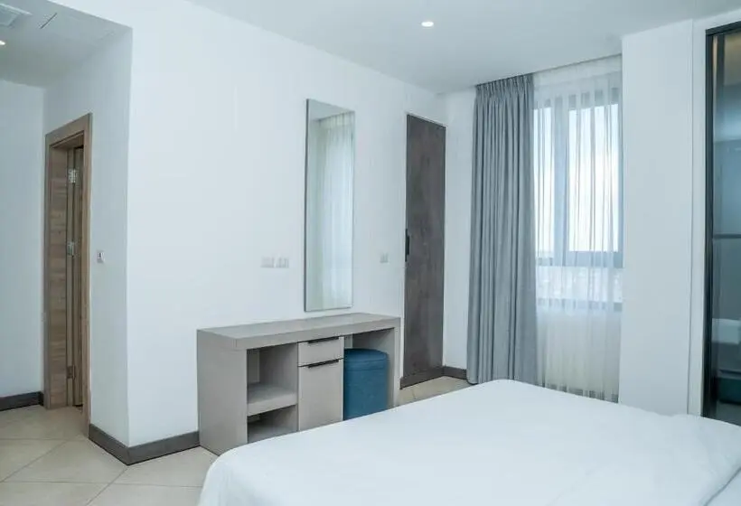 سوئیت با بالکن, Liv Weibdeh Hotel Suites