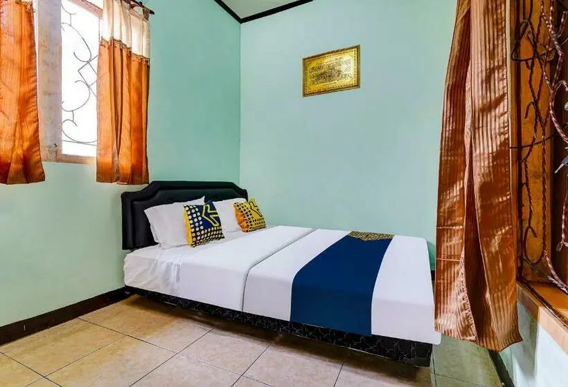 エコノミールーム, Spot On 91159 Kost Putrana Syariah