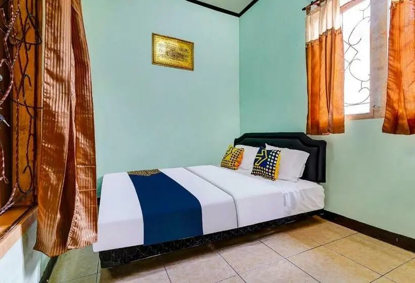 エコノミールーム, Spot On 91159 Kost Putrana Syariah