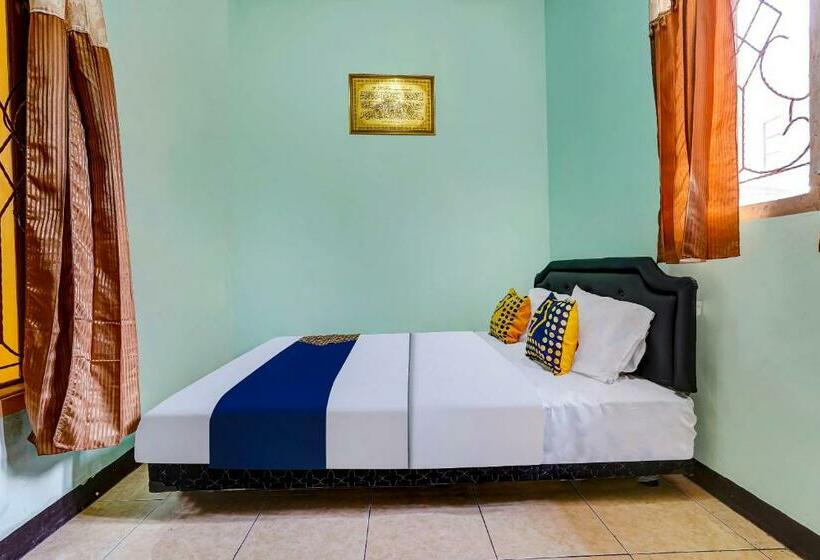 Номер Economy, Spot On 91159 Kost Putrana Syariah