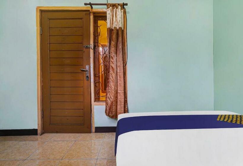 Номер Economy, Spot On 91159 Kost Putrana Syariah