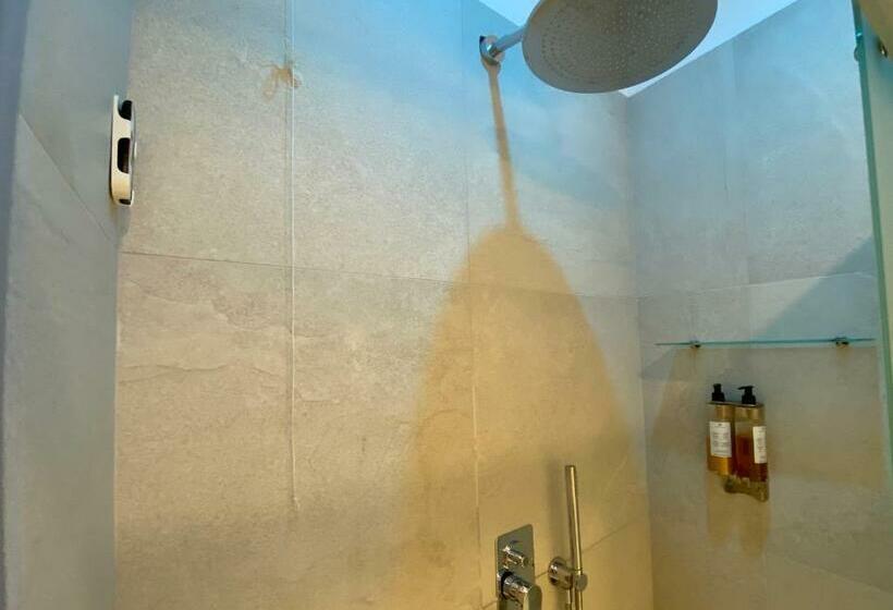 اتاق لوکس با بالکن, Residenze Romano Ristorante & Spa Albergo Diffuso White