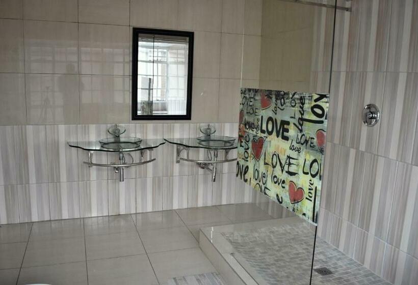 Семейный Номер, Iceberg Venue, Guest Lodge & Events Place