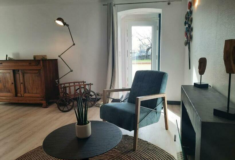 جناح, Au Dela Des Vignes