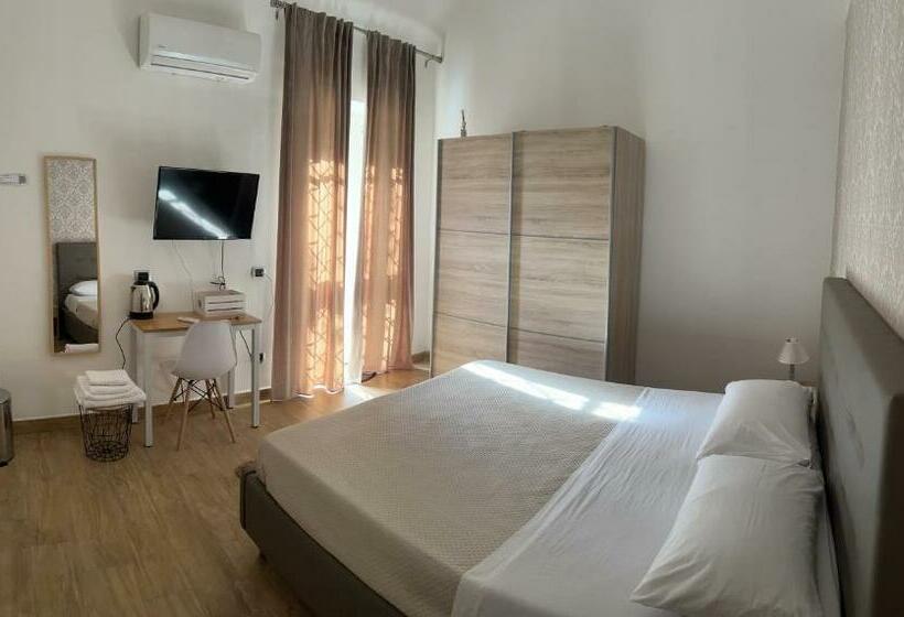 اتاق خانوادگی, B&b Vesuviano