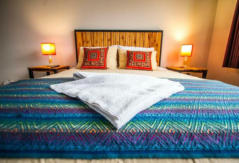 سوییت لوکس, Iskay Boutique Hostel