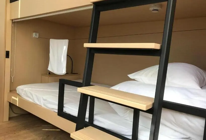 ルームシェアのワンベッド, Plat Hostel Keikyu Kamakura Wave