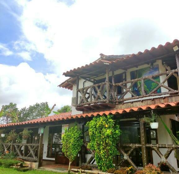 침실 4개 주택, Campestre Amathea