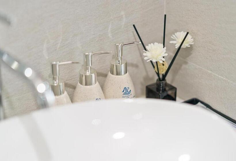 اتاق سوپریور, The Enchanted