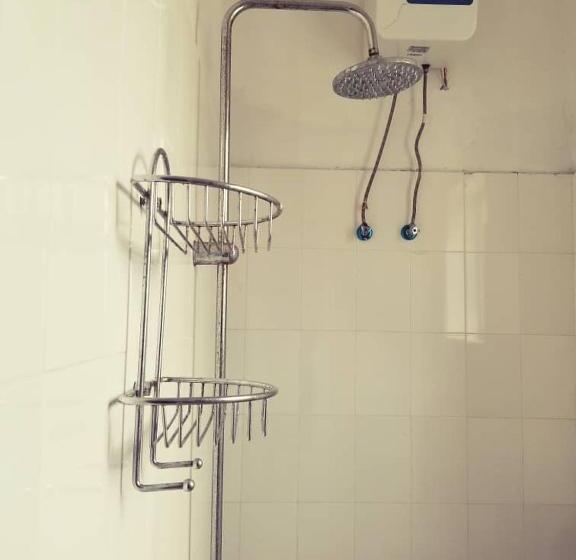 Номер Стандарт Трехместный, Room In Bb   Room Ally At The Beach For 2 3 Guests