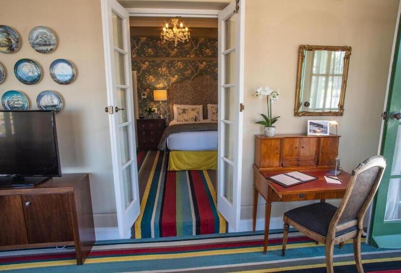 סוויטה עם נוף, Art Deco Masonic