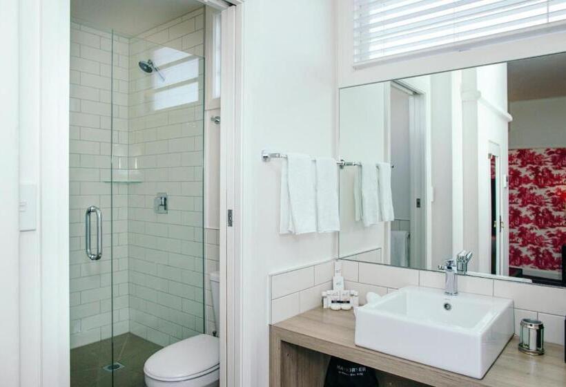 סטודיו דלוקס, Art Deco Masonic