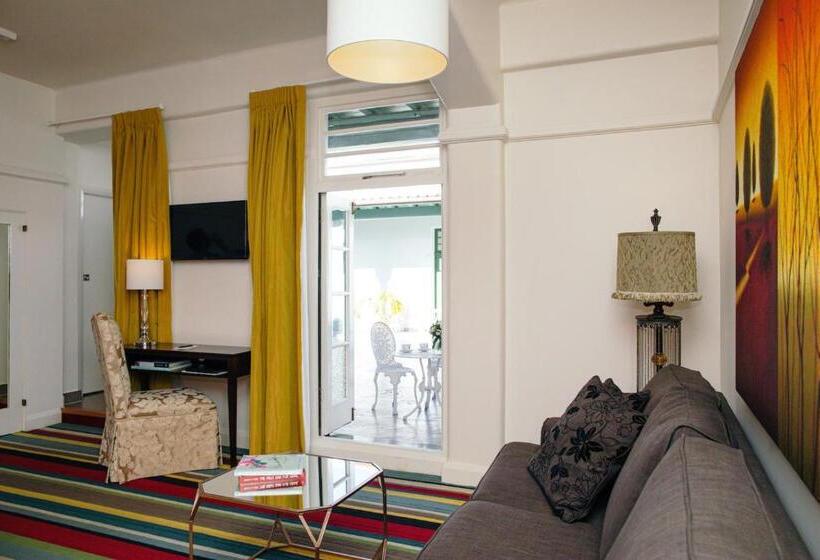 סטודיו דלוקס, Art Deco Masonic