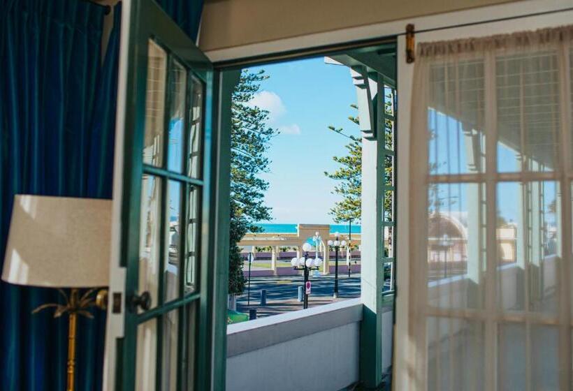 סוויטה, Art Deco Masonic