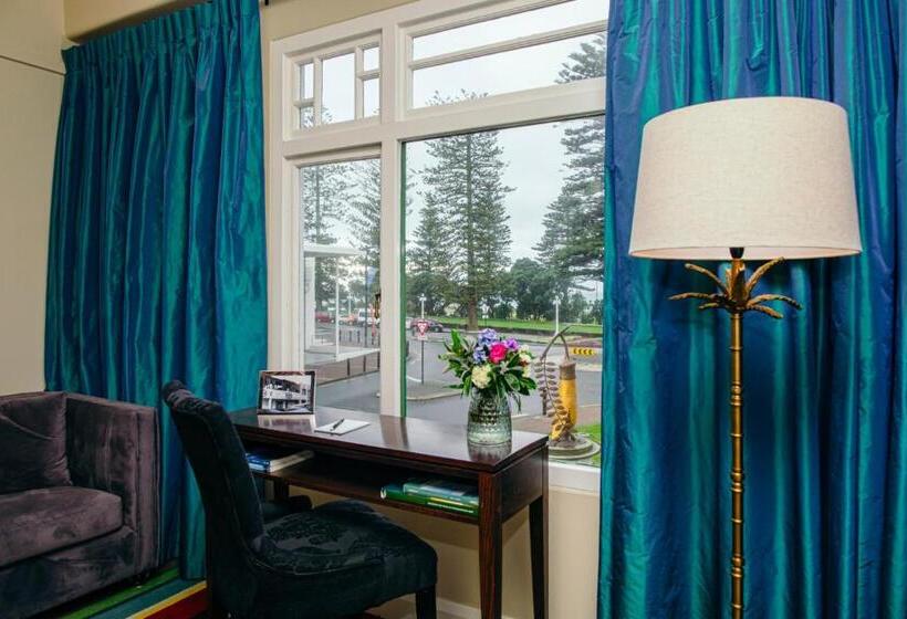 סוויטה, Art Deco Masonic