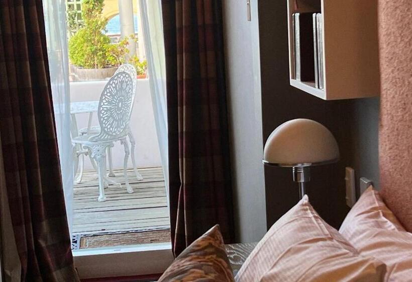 סוויטה, Art Deco Masonic