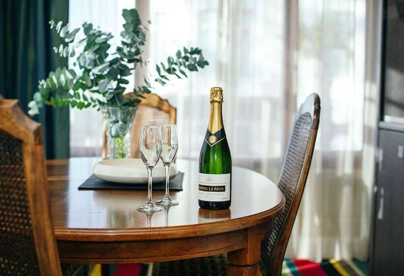 סוויטה, Art Deco Masonic