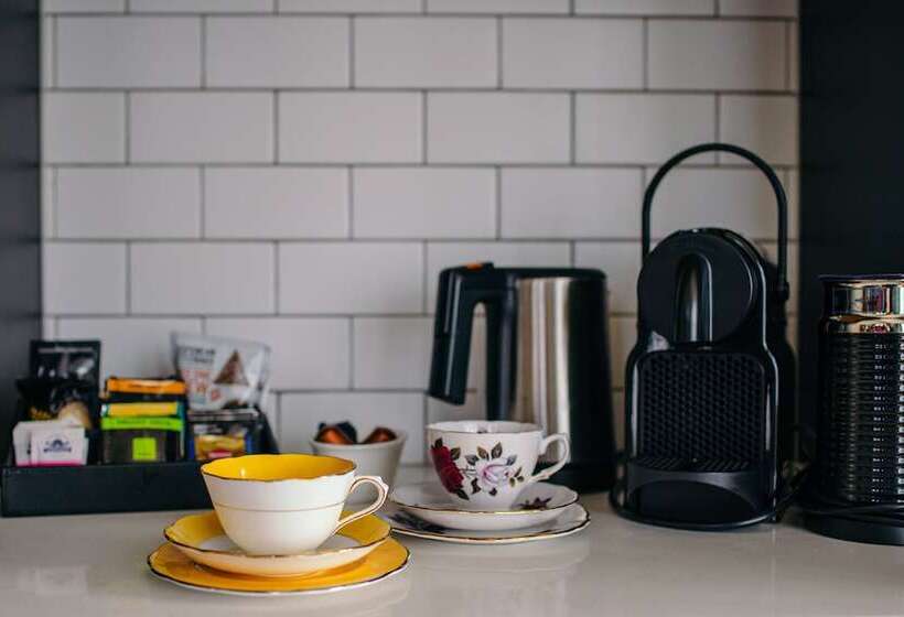 סוויטה מלכותית, Art Deco Masonic