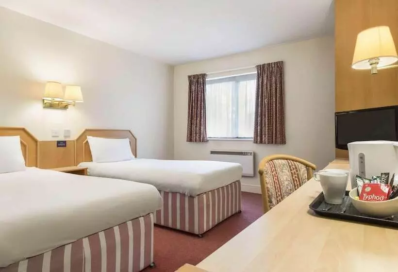 スタンダードルーム, Days Inn Chesterfield   Tibshelf