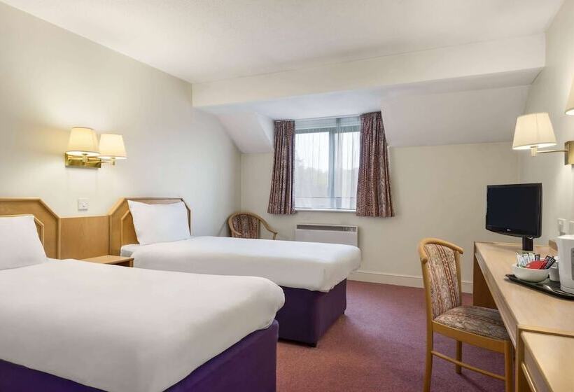 اتاق استاندارد برای معلولان, Days Inn Chesterfield   Tibshelf
