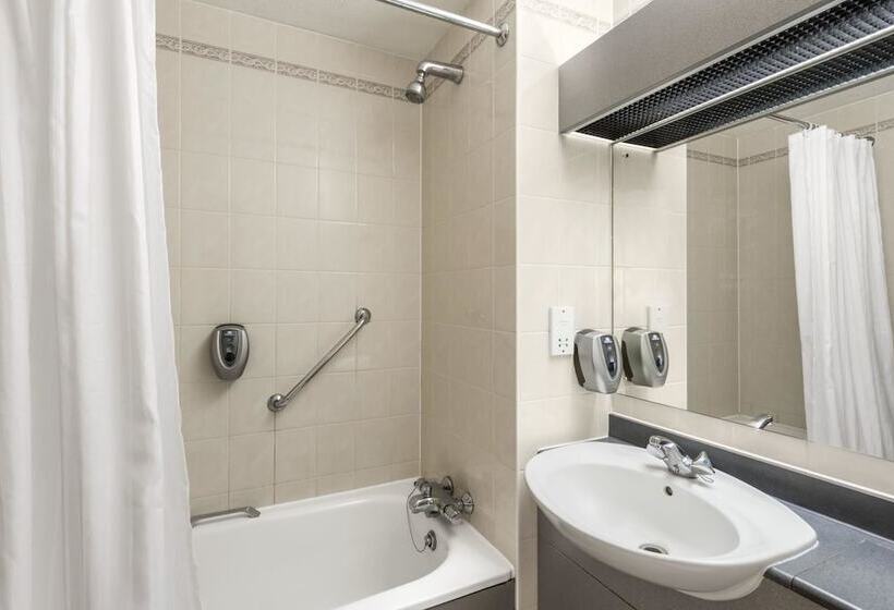 身障者適用スタンダードルーム, Days Inn Chesterfield   Tibshelf