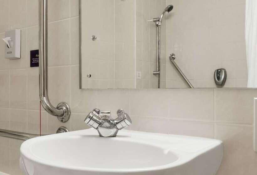 身障者適用スタンダードルーム, Days Inn Chesterfield   Tibshelf