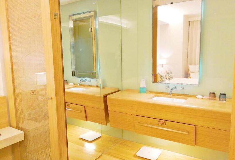 Люкс Вид на Город, H Hotel Riverside