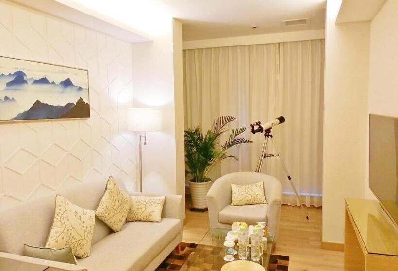 Люкс Вид на Город, H Hotel Riverside