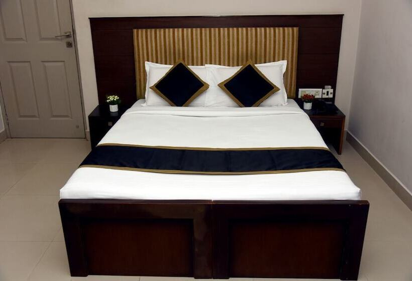 豪华房间, Pearl International