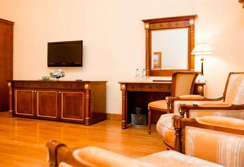 Номер Deluxe, Petroff Palace Boutique